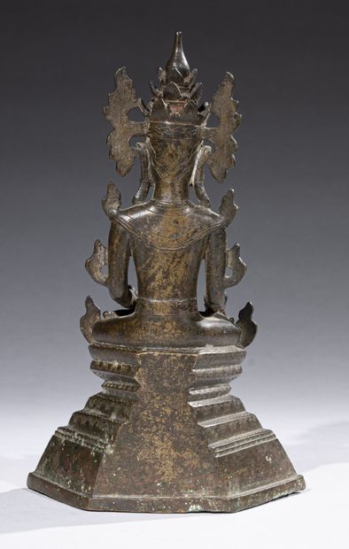 null THAILAND, late 19th/early 20th century

Statuette of Buddha in bronze, seated...