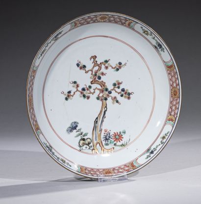 null CHINA, Kangxi period (1662-1722)

Soup plate in porcelain with enamelled decoration...
