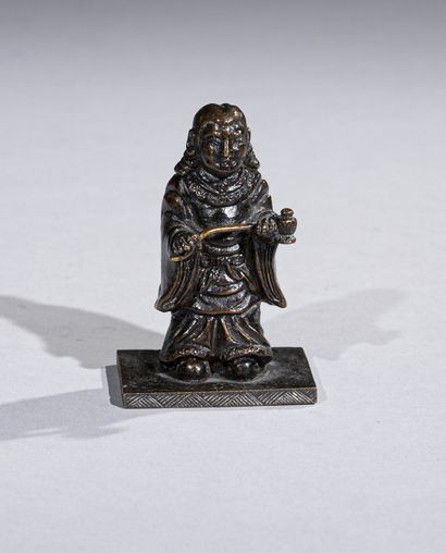 JAPAN, 19th century

Small patinated bronze...