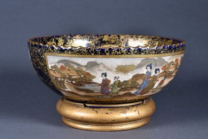 null JAPAN - MEIJI period (1868-1912) 

Satsuma earthenware bowl with lobed rim,...