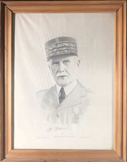 null Philippe PETAIN

Portrait on silk 

one of the numerous productions of the time...