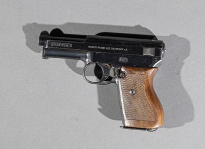 null ***** Allemagne

Pistolet semi-automatique Mauser 1934 7.65

Plaquettes bois...