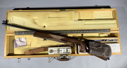 null ***** France

Carabine monocoup 22lr, en boitier, avec ses accessoires 

XXème



Catégorie...