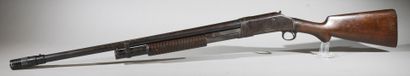 null USA

Winchester pump action rifle model 1897 caliber 12 

Wooden half pistol...