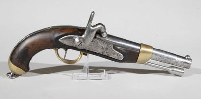 France 

Pistolet modèle 1822 T BIS 

Monture...