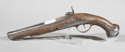 null France

Officer's cavalry pistol by Antoine Dumarest 

Wooden frame with accidents...