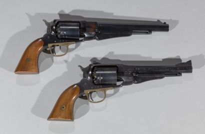 Italy

Lot of two replicas of revolvers of...