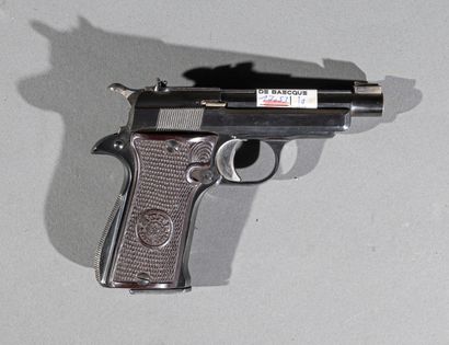 null ***** Espagne

Pistolet Star calibre 22 LR

Plaquettes plastique au monogramme,...