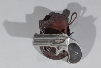 null USA

Derringer REMINGTON pistol 

Fine checkered stock (accidents and damages),...