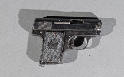 ***** Spain ?

Semi-automatic Kaba 7.65 pistol

Ebonite...