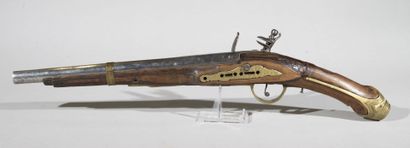 null France 

Pommel gun 

Wooden frame, carved stock, traces of an old thumb piece,...