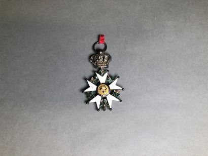 null France

Chevalier Legion of Honor Restoration 

In silver and enamel (missing)...