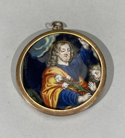 Round medallion in painted enamel and gilding...
