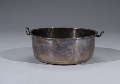 Plain silver vegetable dish or lining, with...