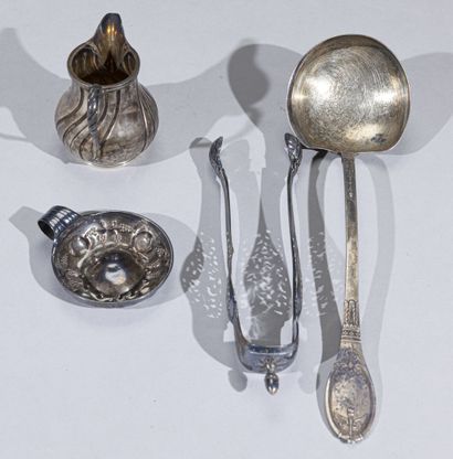 null Silver lot including : 
- an Empire style fruit ladle, Minerve, First Title,...