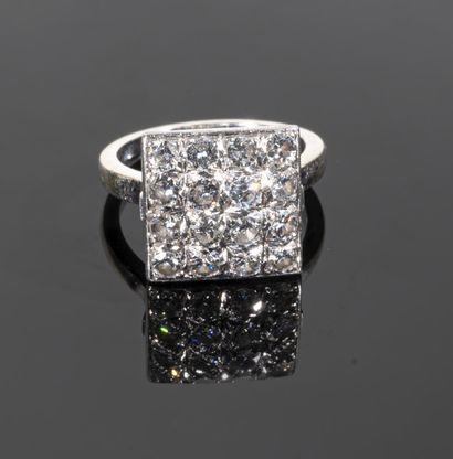 null Ring in 18K (750°/°°) white gold and platinum (850°/°°), the slightly domed...