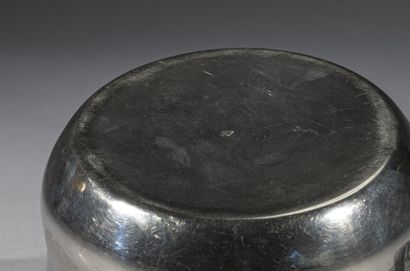 null Round silver saucepan, concave body, large pointed spout, octagonal handle in...