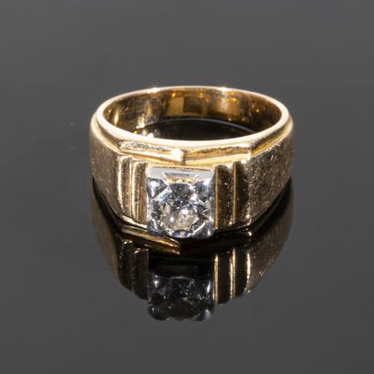 Ring in 18K (750°/°°) gold of two tones with...