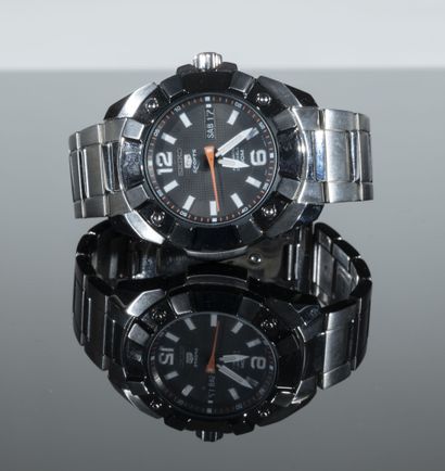 SEIKO
Steel watch, 