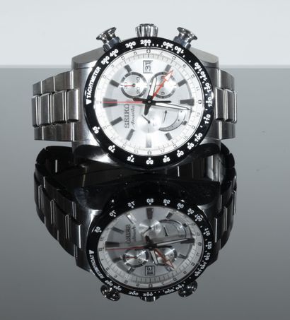 SEIKO
Steel chronograph watch, 