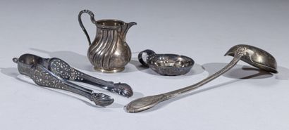 Silver lot including : 
- an Empire style...