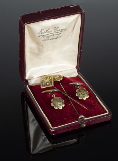 Antique set in metal with gilding representing...