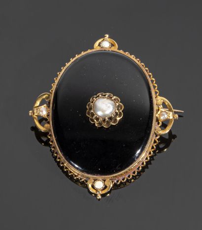 Antique brooch in 18K (750°/°°) yellow gold,...