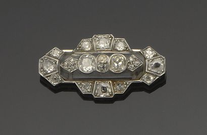Art Deco brooch in platinum (850°/°°°) with...