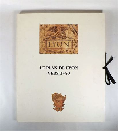 null PLANS SCENOGRAPHIQUE DE LA VILLE DE LYON AU XVI°. In folio en 25 feuilles, sous...