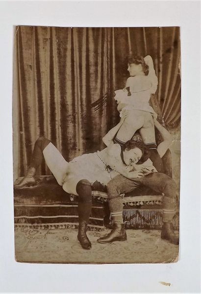null Curiosa - FOLDER entitled Porno1900, including about 150 nude reproductions...