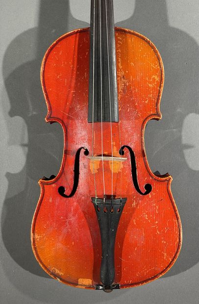 null Violon 3/4 copie Stradivarius Mirecourt début XXe siècle. Fond deux pièces 337...