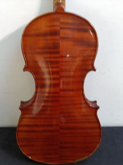 null Beau violon de Jean-Baptiste Colin Mézin, fait à Paris en 1934, modèle 24, n°570....