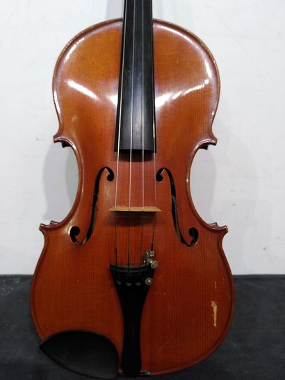 null Beau violon de Jean-Baptiste Colin Mézin, fait à Paris en 1934, modèle 24, n°570....