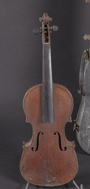 null Joli violon demi anonyme fait à Mirecourt vers 1850. Fond une pièce 297 mm
Deux...