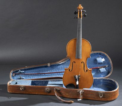 null Violon français fin XIXe portant étiquette de Buthod élève de Villaume. Fond...