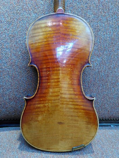 null Violon allemand fait au début du XXe siècle, portant étiquette Stradivarius...
