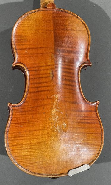 null Joli violon 1/4 fait à Mirecourt vers 1900, portant une étiquette Stradivarius....