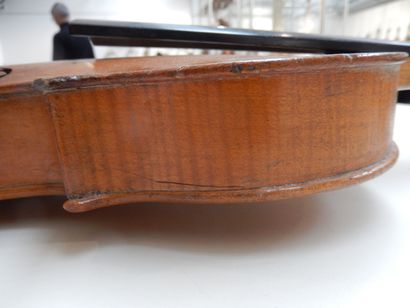 null Violon français fait par Colin Fils à la fin du XVIIIe siècle dont il porte...