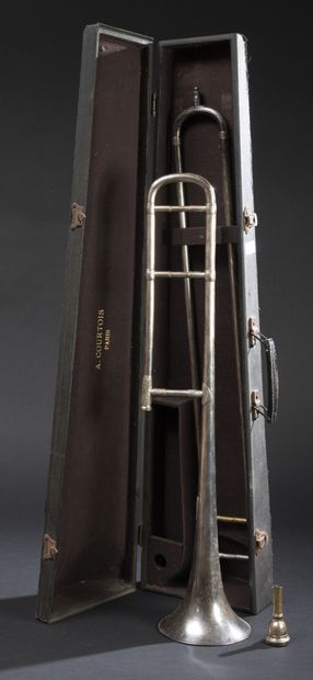 null Trombone à coulisse ANTOINE COURTOIS 8 de Rancy Paris, fait vers 1930. En métal...