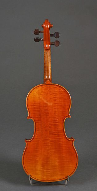null Lot de deux violons 3/4 :
-Violon 3/4 de fabrication tchèque, fait en 1958....