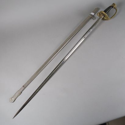 null Epée de fantaisie d'officier 

Début du XXe siècle 

L. 104 cm