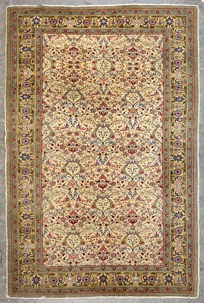 null TURQUIE

Tapis Cesare en laine motif mille fleurs et entrelacé de boteh sur...