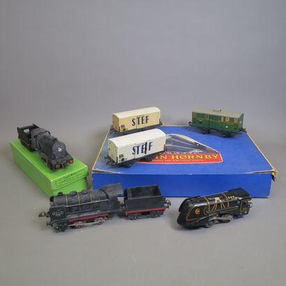 null Trains O - Ensemble comprenant : 2 locos type 020 et tendeur (HORNBY) - 1 loco...