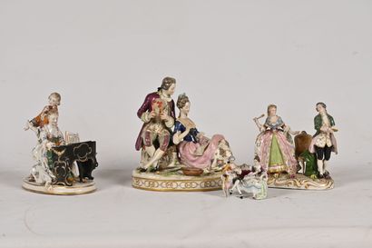 null Collection de quatre sujets en porcelaine polychrome de Saxe et Cappo di Monte...