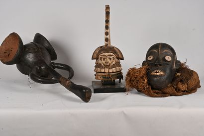 null AFRIQUE - Style Sénoufo 

Ensemble de trois masques ou cimiers, figurant notamment...