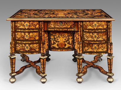 null @ Mazarin-shaped eight-legged desk in marquetry on an ebony base, the front...