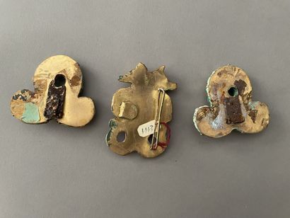 null Two ceramic belt buckles for haute couture, circa 1940, enameled and gilded...
