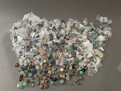 null Reunion of fancy buttons and for haute couture, circa 1940, about 450 enamelled...