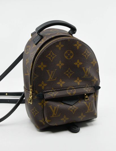 null LOUIS VUITTON 
Mini Springs bag in Monogram canvas and black leather, small...