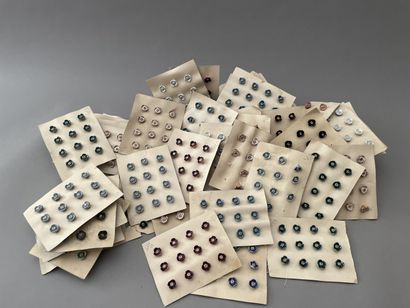 null Ensemble de boutons fantaisie en céramique, vers 1940, petits boutons émaillés...